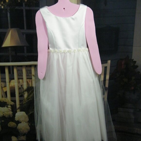 Robe de bouquetière ou première communion avec de la broderie perlée - Picture 1 of 5